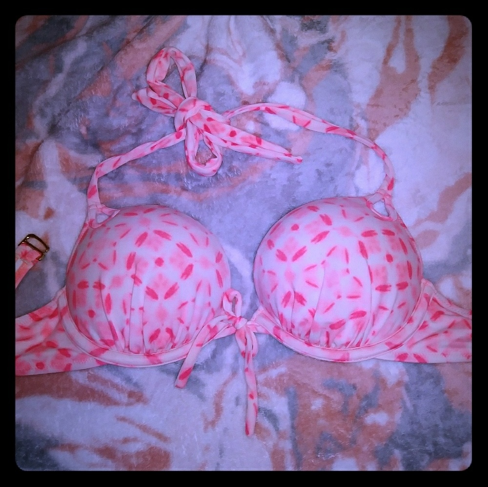 Bombshell bikini top